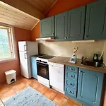 Hole Lodge *
